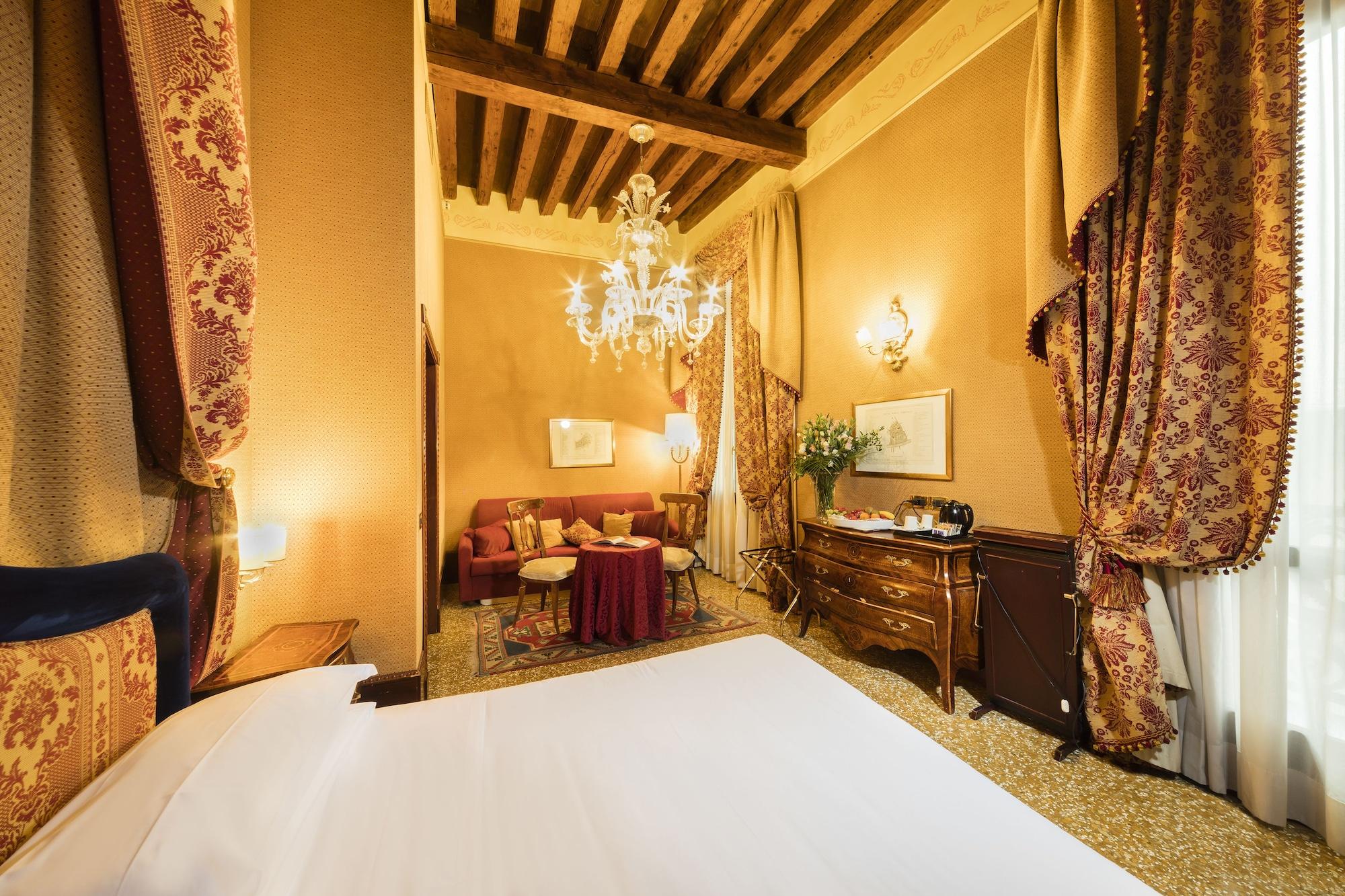 Hotel Al Ponte Dei Sospiri Venice Exterior photo