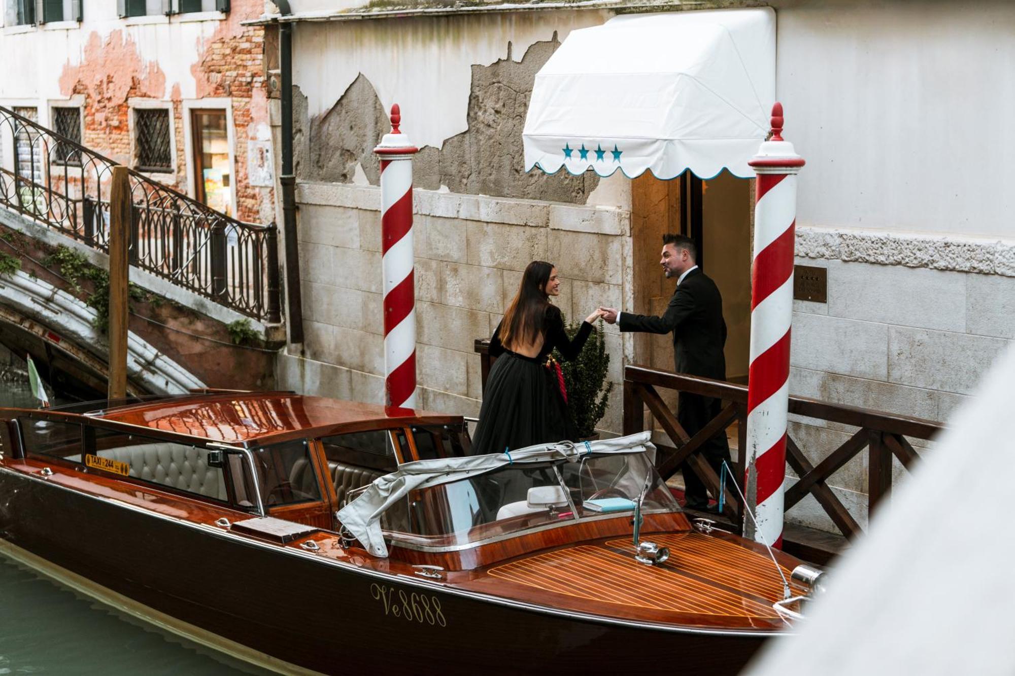 Hotel Al Ponte Dei Sospiri Venice Exterior photo