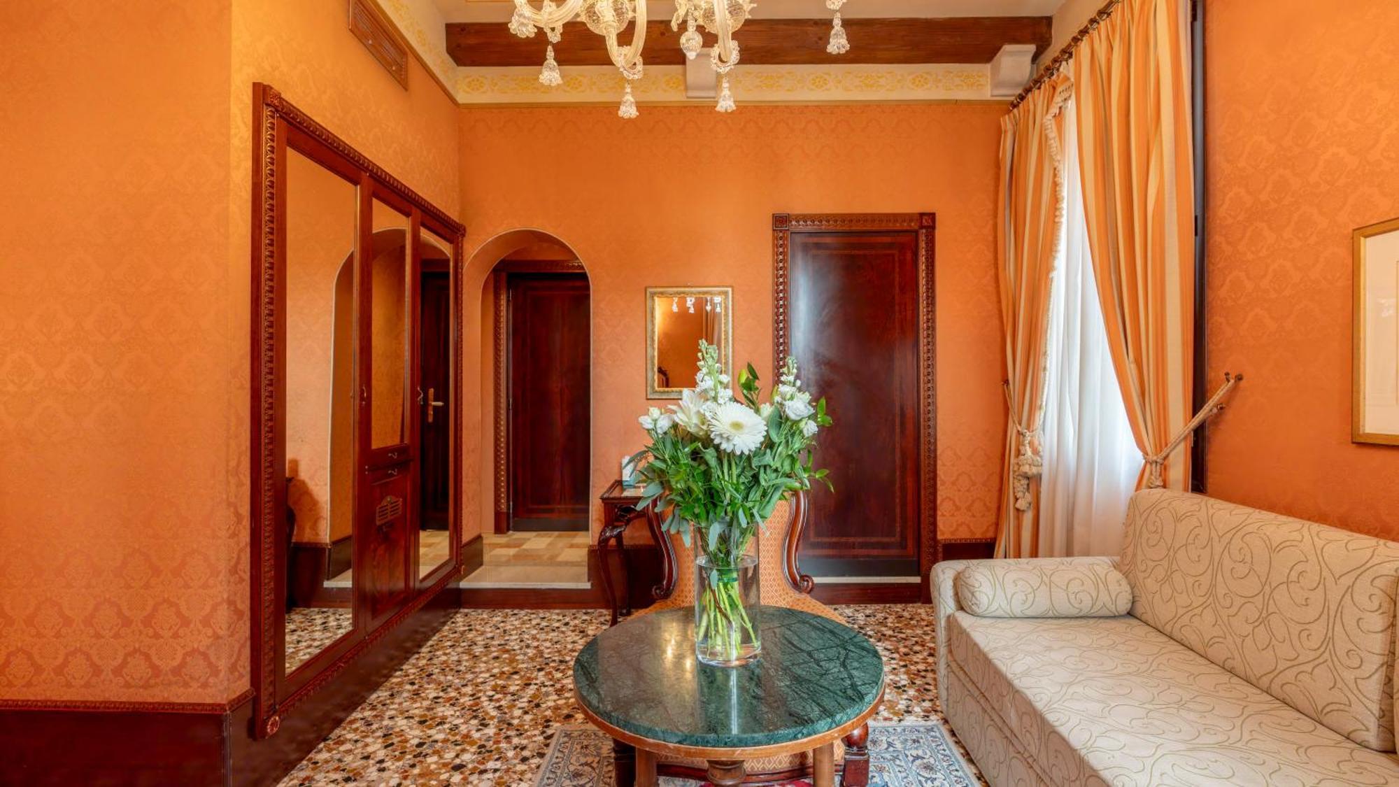 Hotel Al Ponte Dei Sospiri Venice Exterior photo